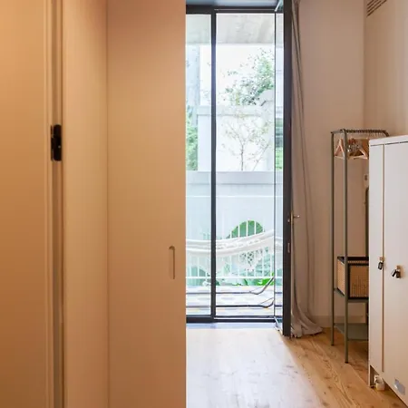 Flh Intendente Mezzanine With Interior Pateo דירה